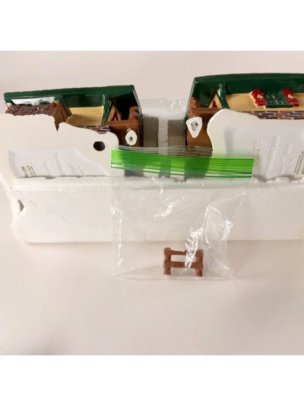 Dept 56 Snow Village Set Of 2 Fisherman’s Nook Cabins Lighted 54615 damaged
